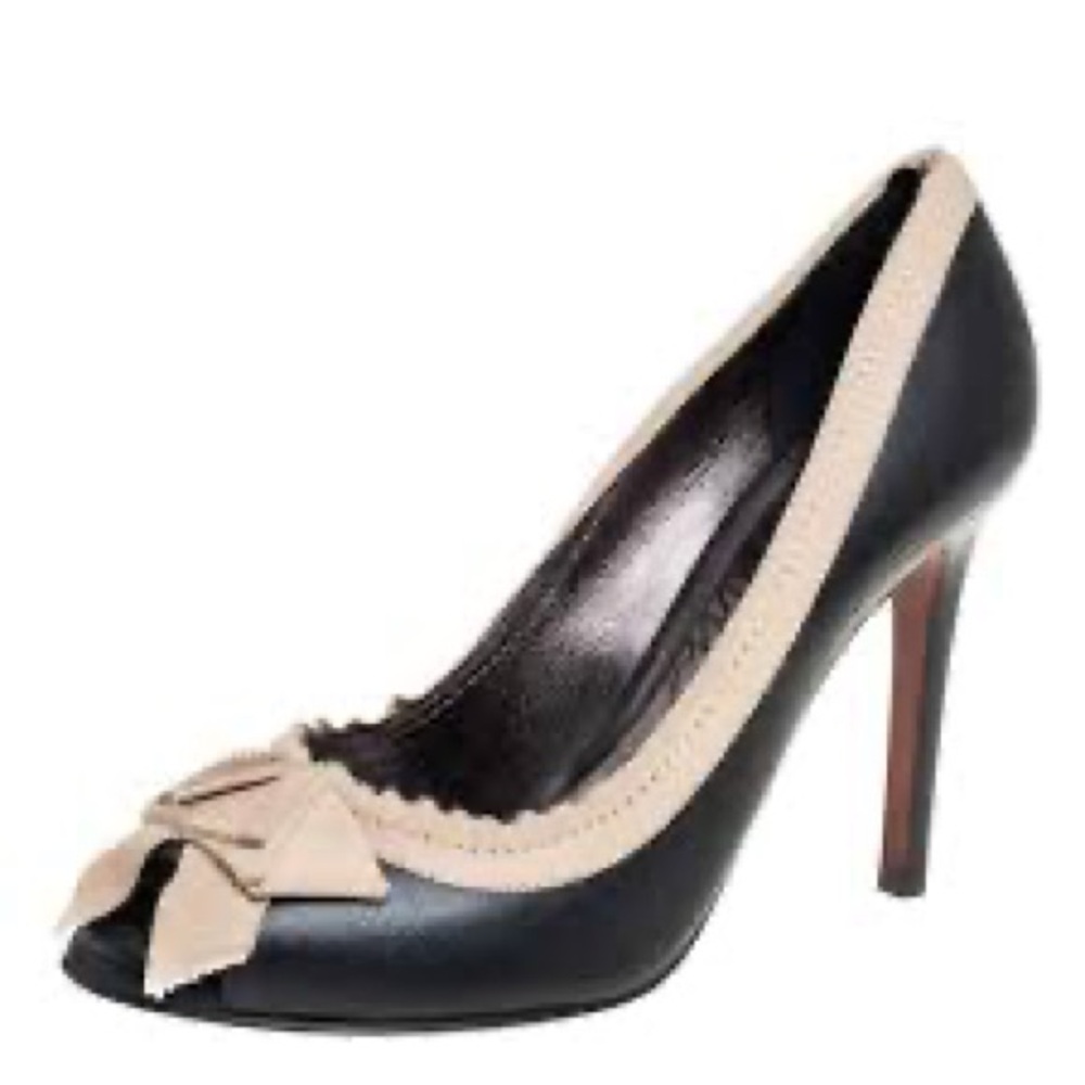 Lanvin Black leather Cream bow accent Stiletto peep tows Heels  shoes Sz 40